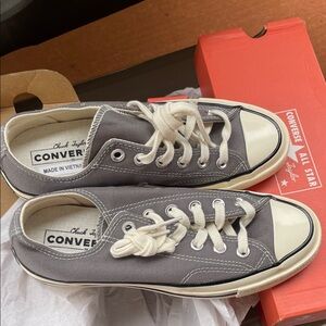 NWTS NEW IN BOX. CONVERSE ALL STAR. Size 5 men’s, 7 womens